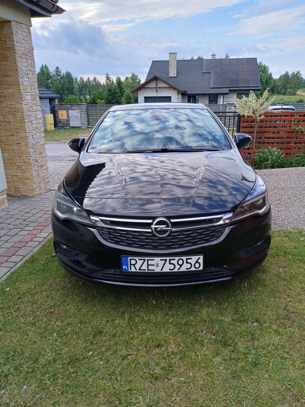 Opel Astra pewne auto z małym przebiegiem