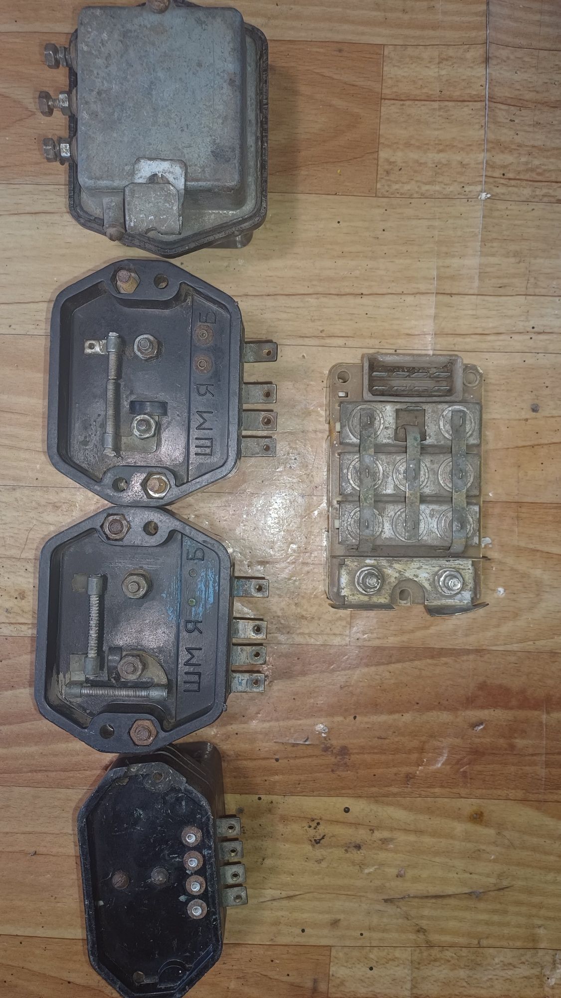 Комутатори-реле зарядки Іж 6-12v
