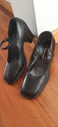 Sapatos Dona Alcina