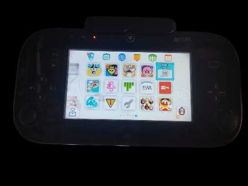 Nintendo Wii U Premium 32GB + GamePad (Desbloqueada)