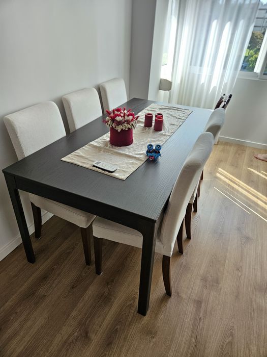 Mesa extensível IKEA EKEDALEN + 6 cadeiras HENRIKSDA (castanho escuro)