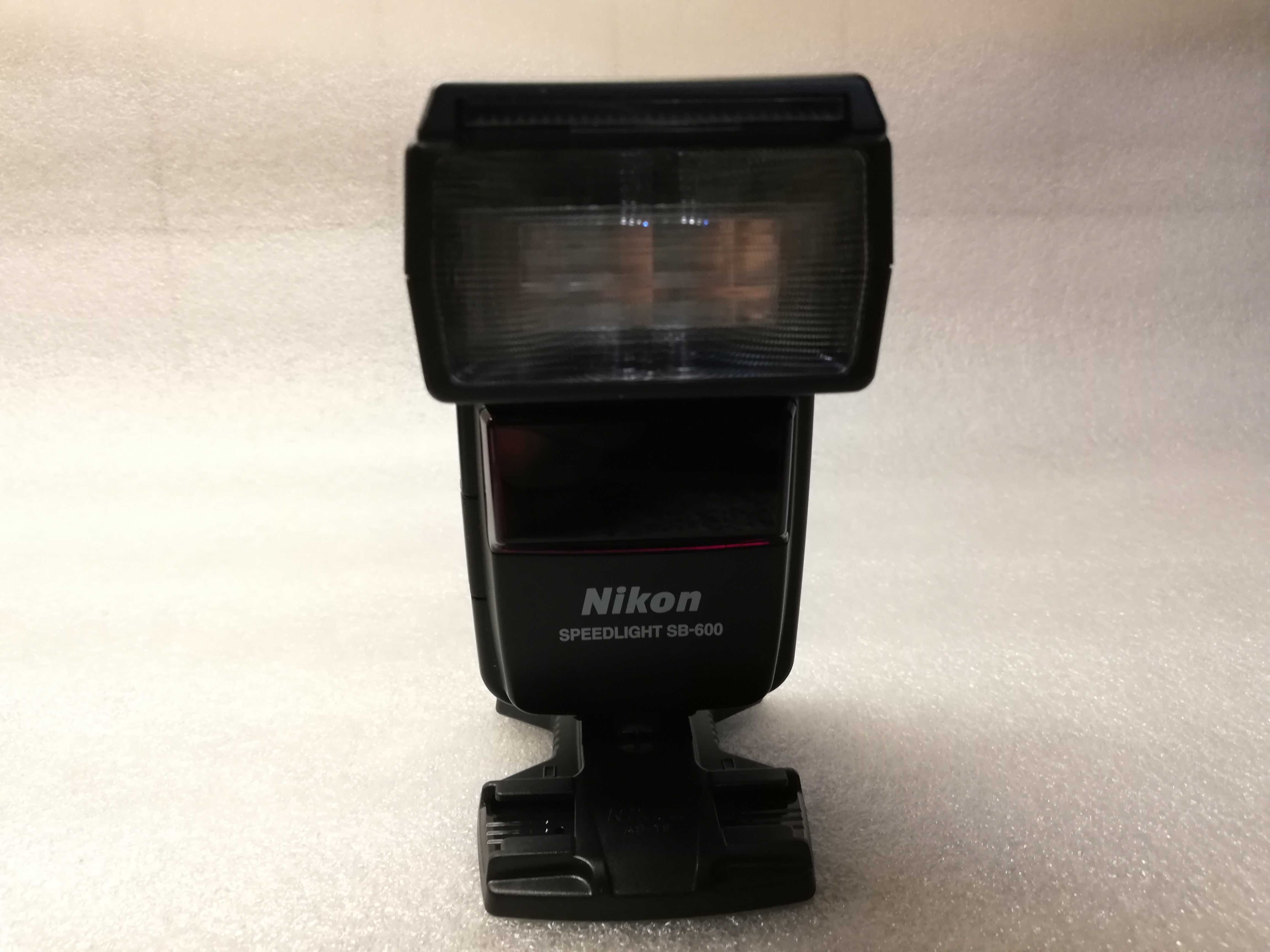 Lampa błyskowa Nikon SB600