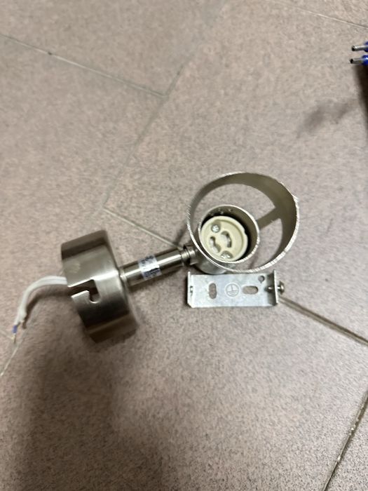 Candeeiros de tecto para focos