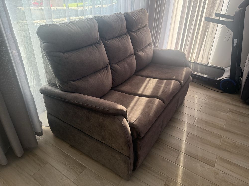 Sofa kanapa z funkcją spania i pojemnikiem na pościel