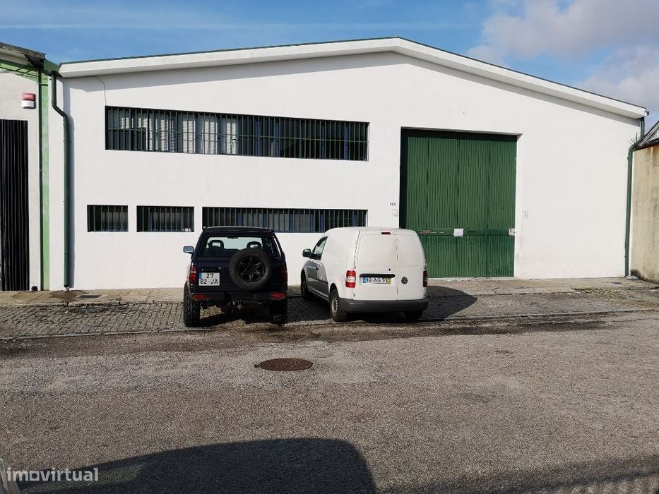 Armazém - 1000m2 - Z.Ind. São Caetano/ Urtigueira/ Lages - Canelas ...