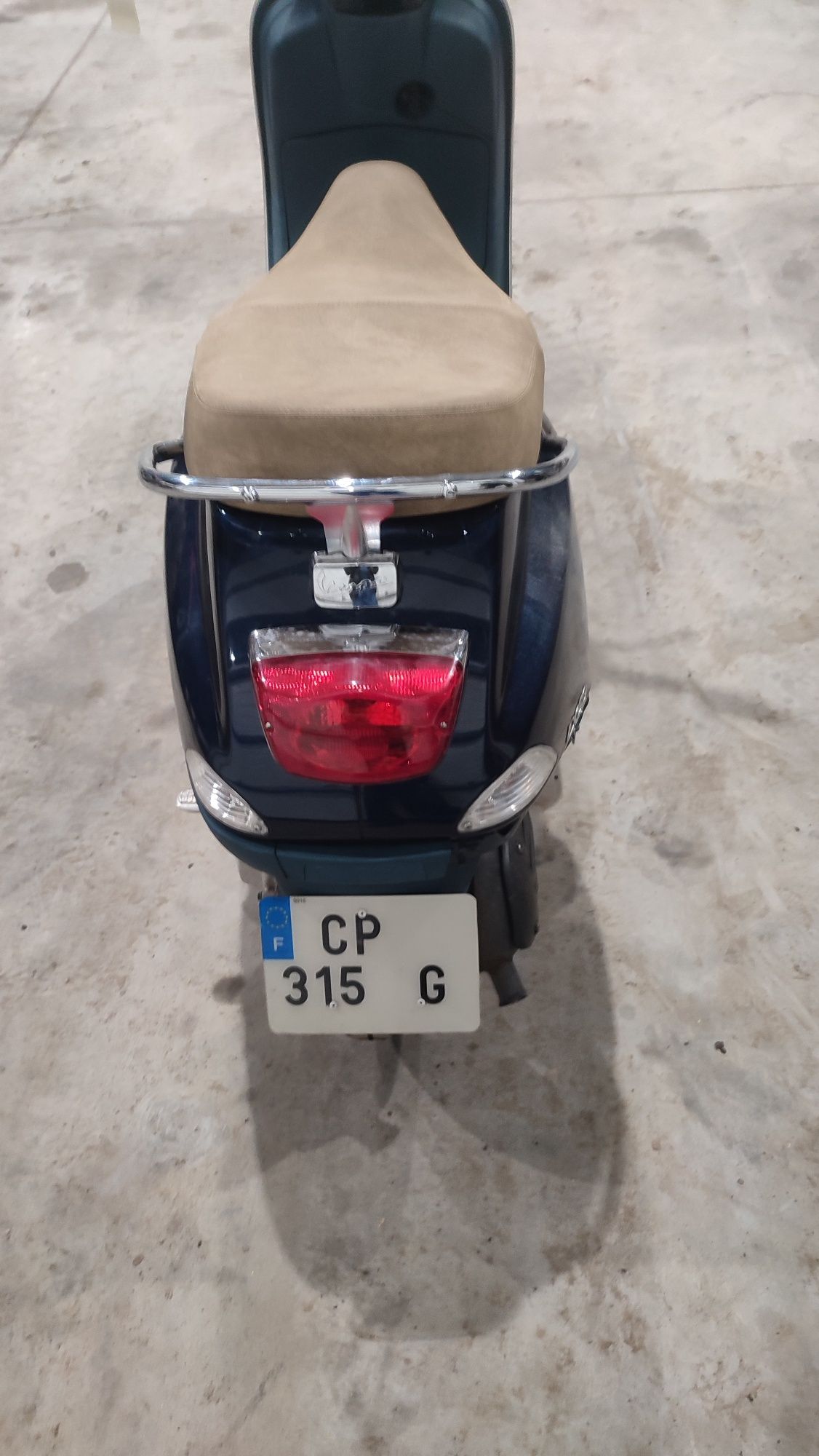 Vespa lx 50 2t 2012 rok