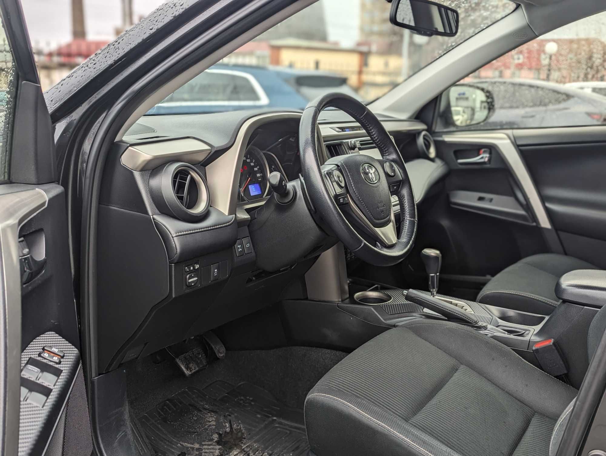 Toyota RAV4 2015 у кредит, розстрочку, на виплату.