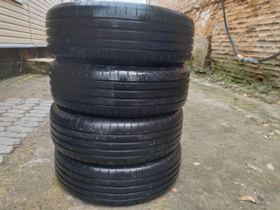 Продаю в отличном  состоянии 205/60/16 Goodyear Efficient 2022 год