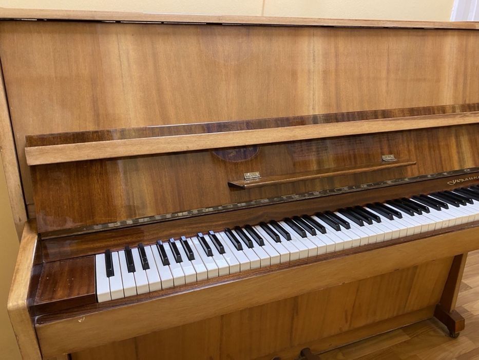 Продам піаніно Україна