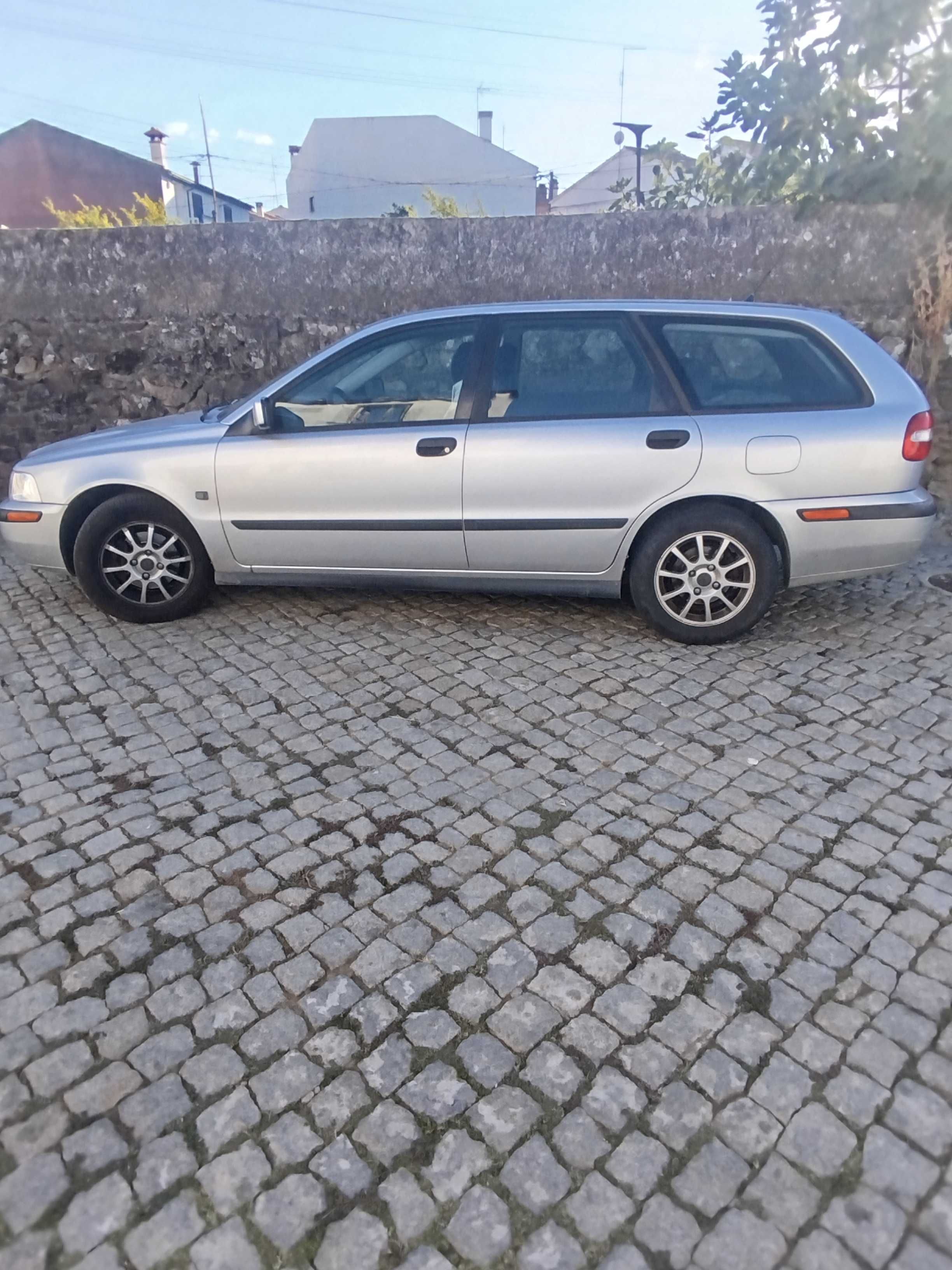 Volvo V40 1.6 gasolina