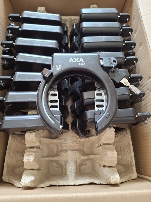 AXA SOLID, blokada, zabezpieczenie rowerowe na tylne koło.
AX