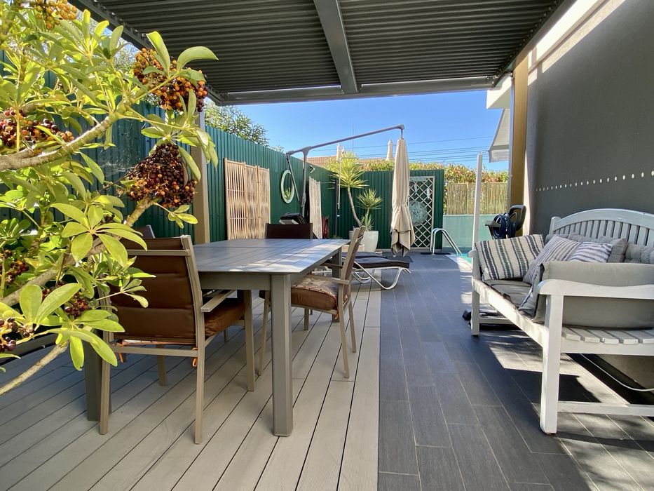Villa V4 Bemposta Nova com piscina e garagem
