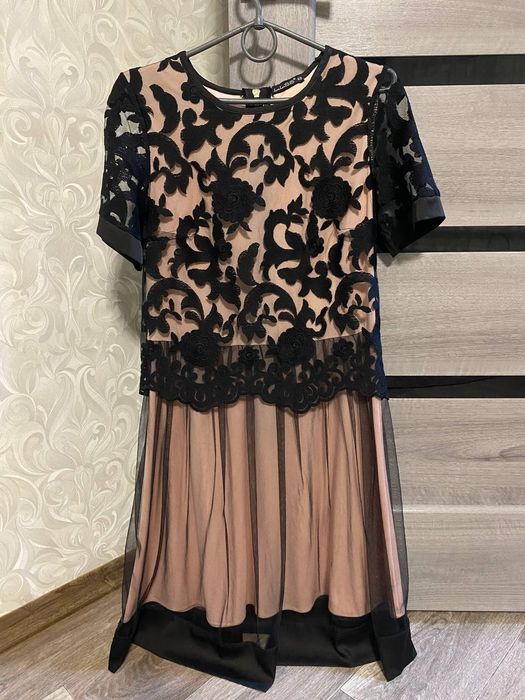 Плаття жіноче  бежеве