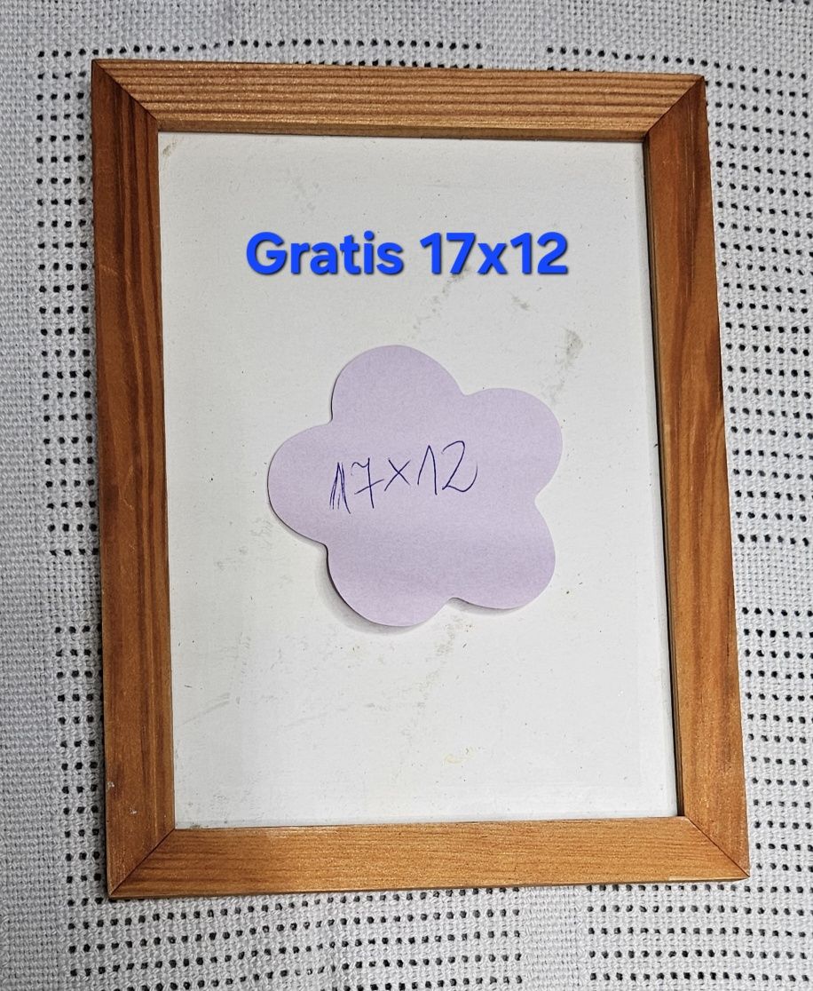 Ramka na zdjęcia 3 +1 gratis 
R