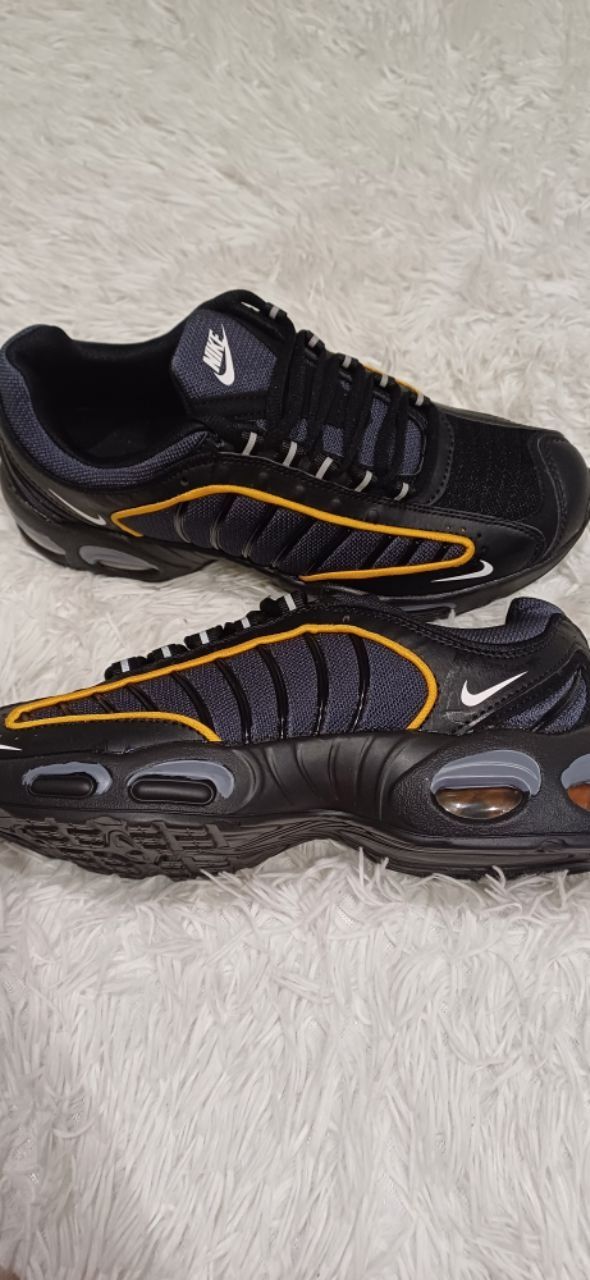 Nowe sportowe buty męskie