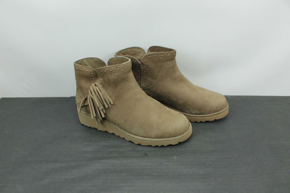 Шикарні Шкіряні уги черевики UGG Cindy Tassle ОРИГІНАЛ Розмір 38