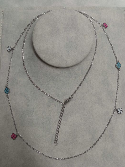 Nowy długi naszyjnik łańcuszek z koniczynkami z sercami 80 cm 85 cm