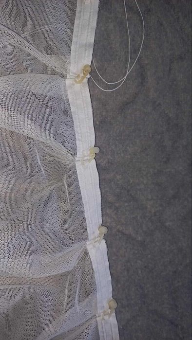 Firanka z taśmą do regulacji