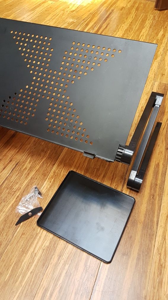 Składany stolik pod laptopa