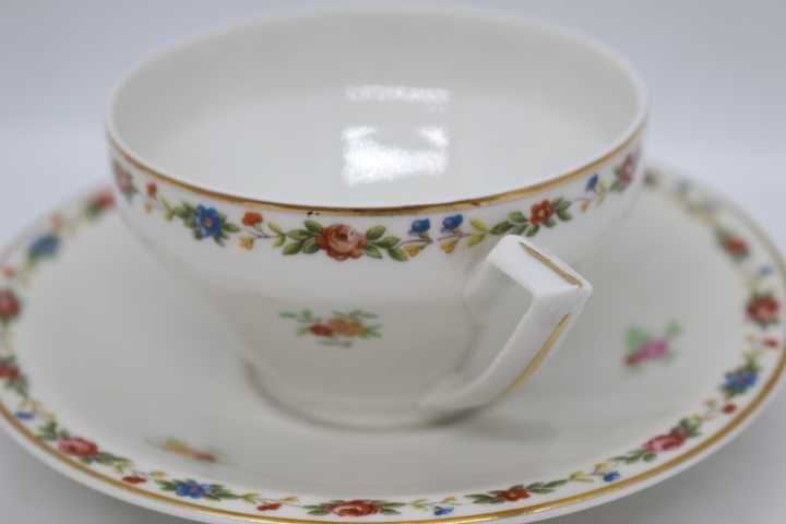 Chávena Chá Hexagonal Vista Alegre Friso Floral e Ouro 1947