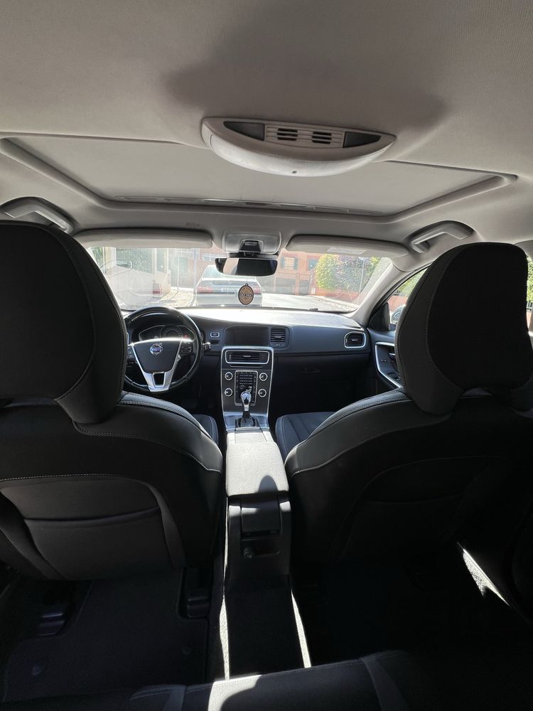 Volvo V60 2.0 D4 momentum, caixa automatica