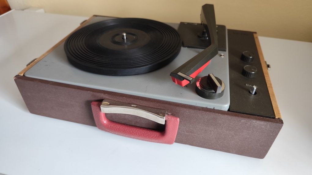Gramofon UNITRA Fonica WG-550
