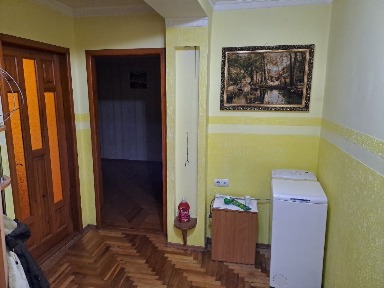 Продаж двох кімнатной біля набережній.