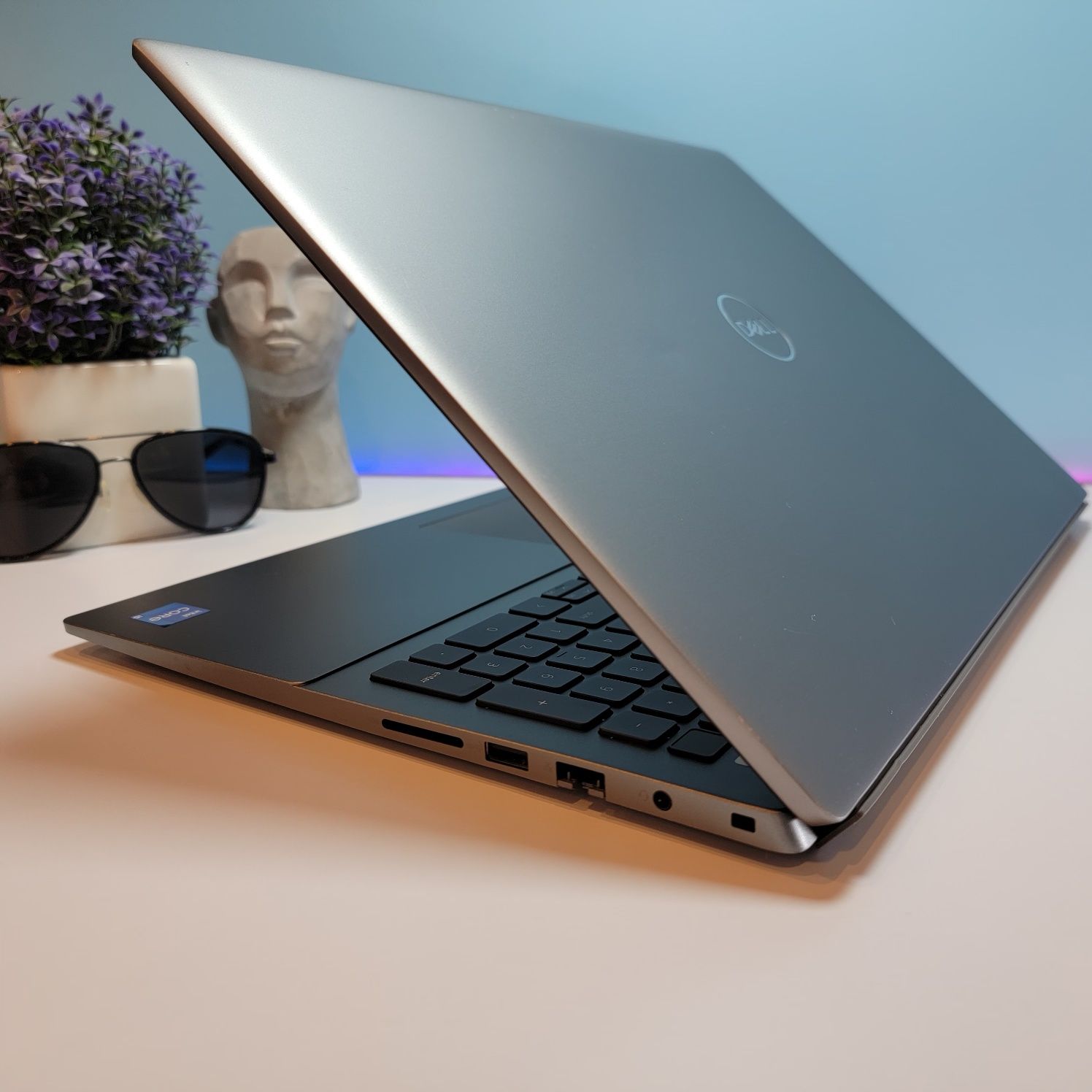 Dell Vostro 5620 • i5-1240P • 16GB RAM • SSD • Гарний стан