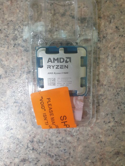 Procesor stacjonarny AMD Ryzen5 9600 OEM Cores 6 Threads 12 3.8-5.2GHz