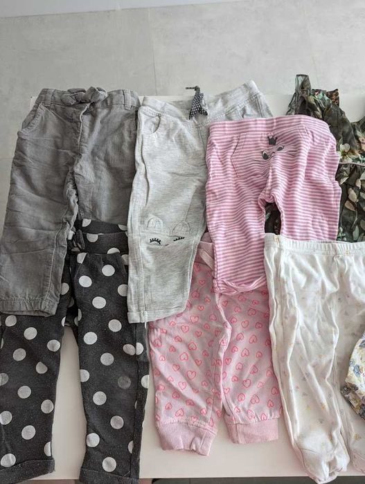 Paka ubranek dla dziewczynki w większości 68