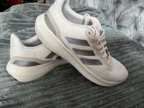 Фирменные кроссовки Adidas