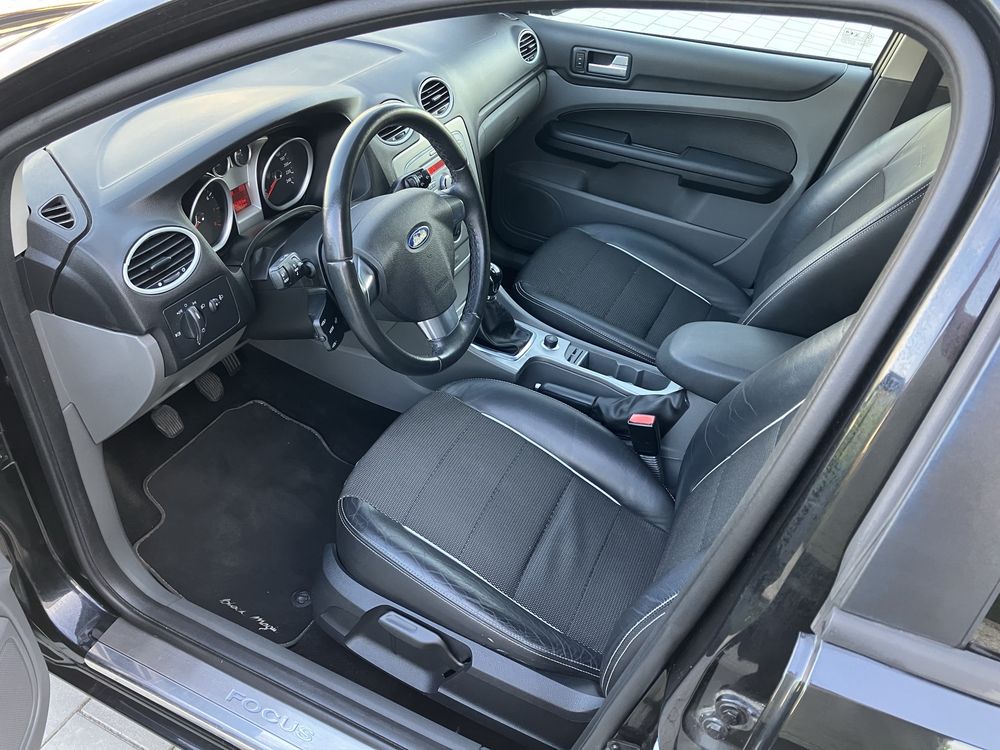 Ford Focus 1.6 benzyna BLACK MAGIC mk2 lift kombi klima BEZWYPADKOWY