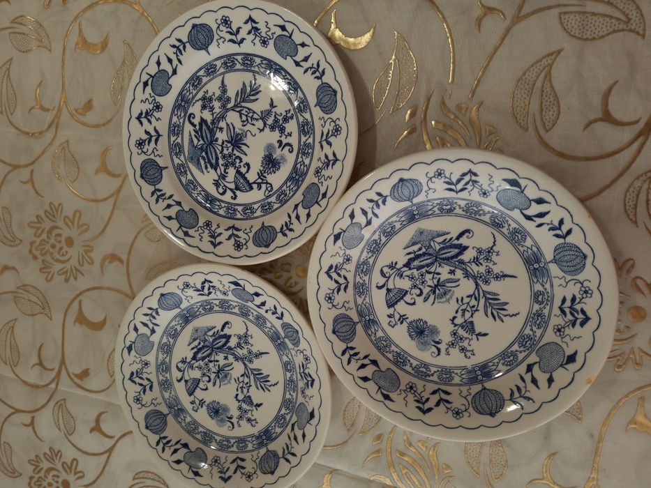 Тарелки Синий лук Буди