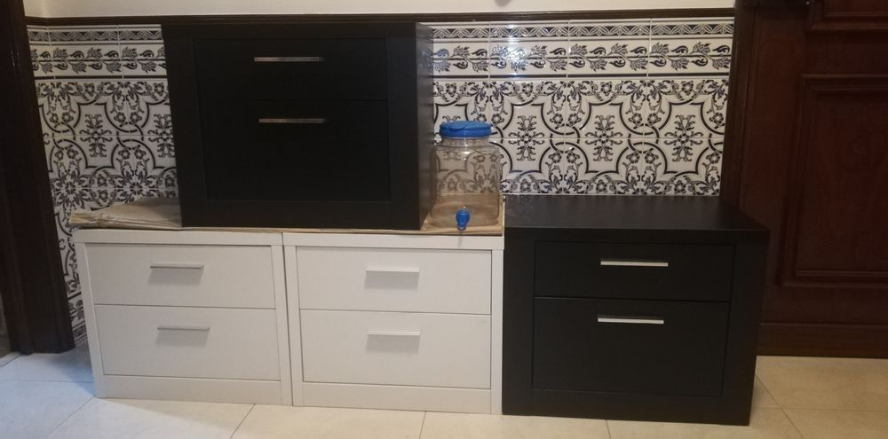 Cómodas e mesas de cabeceira