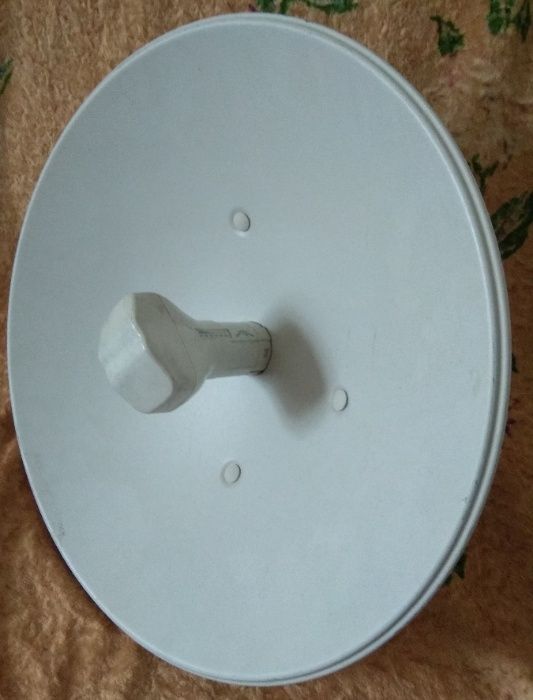 Продам комплект WiFi антенн SWX-NBM5D в отл. состоянии.