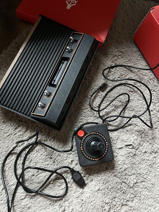 Konsola Atari 2600+