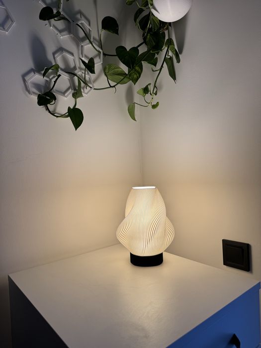 Настільна лампа, власне виробництво