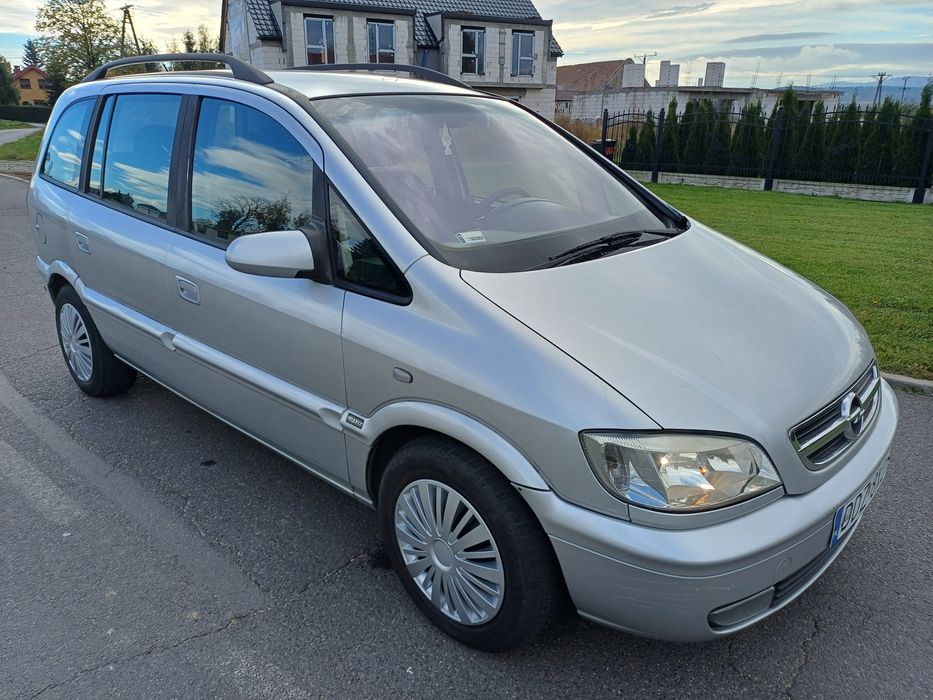 Ładny Opel Zafira 2005r 7 foteli  super stan