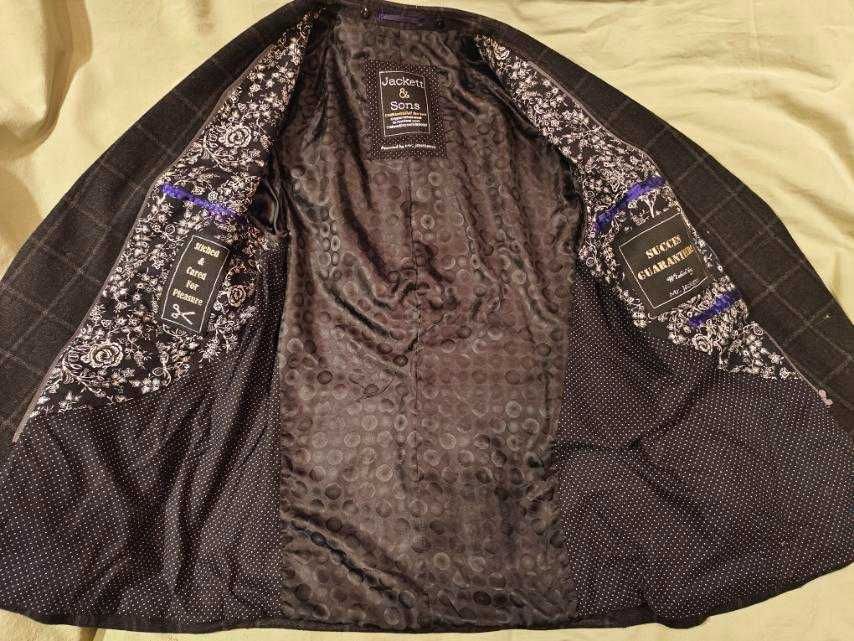 Піджак стильний, навіть цілих два 46-48р