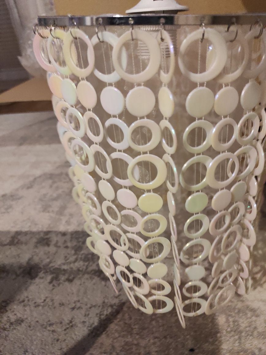 Lampa do pokoju kółka
