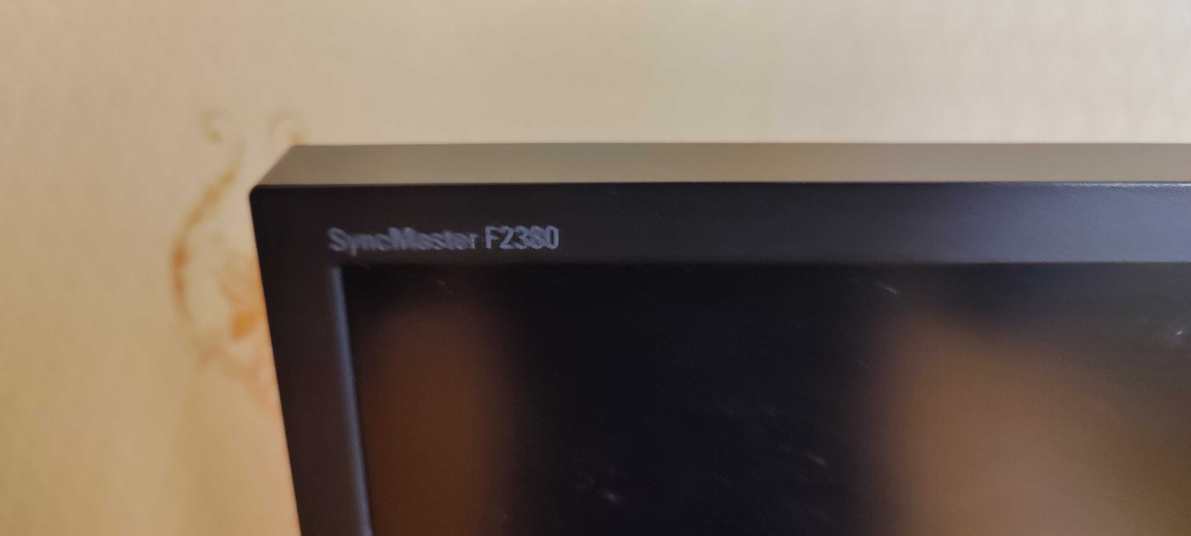 Regulowany monitor Samsung - Syncmaster