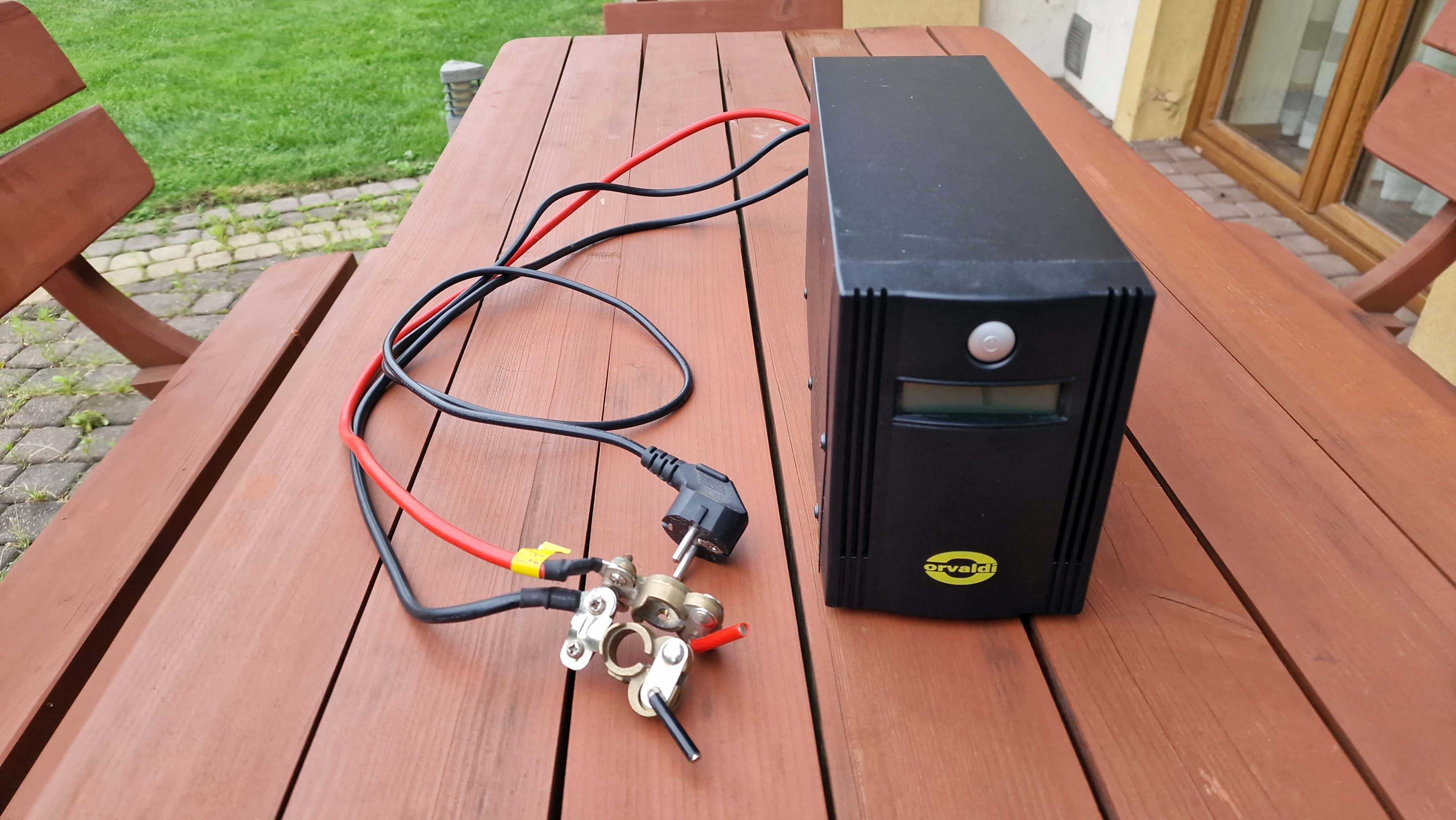 INVERTER ORVALDI INV12-500W 12VDC z ładowarką 8A - UPS