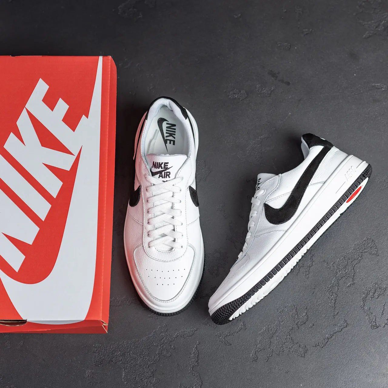 Белые мужские кроссовки Nike повседневные стильные кроссы найк