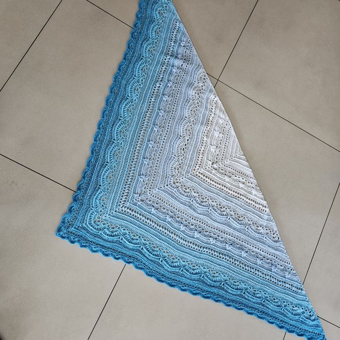 Chusta robiona na szydełku rękodzieło Handmade
