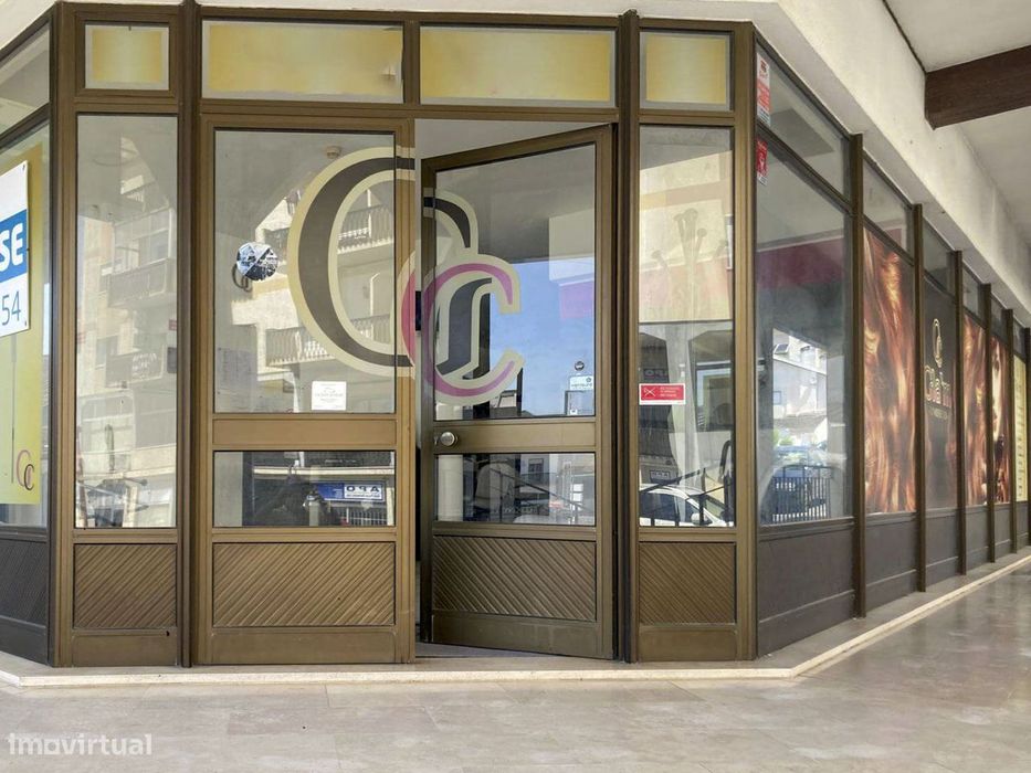 Excelente espaço de 165m2 com 2 Frentes no centro de Ourém