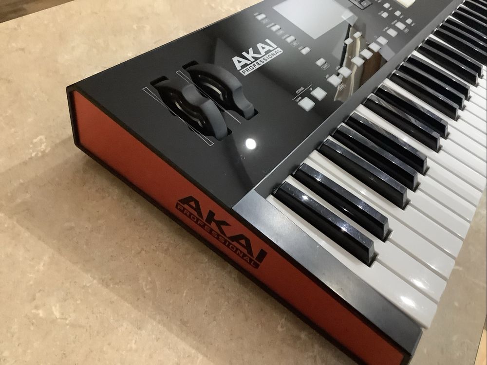 Akai Adwence 61 kontroler midi