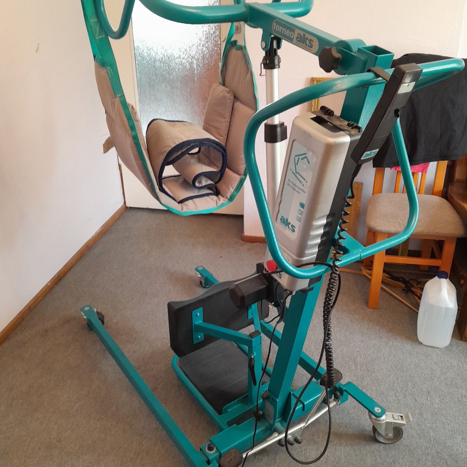 Dźwig pionizator reczabilitacyjny AKS z chustą