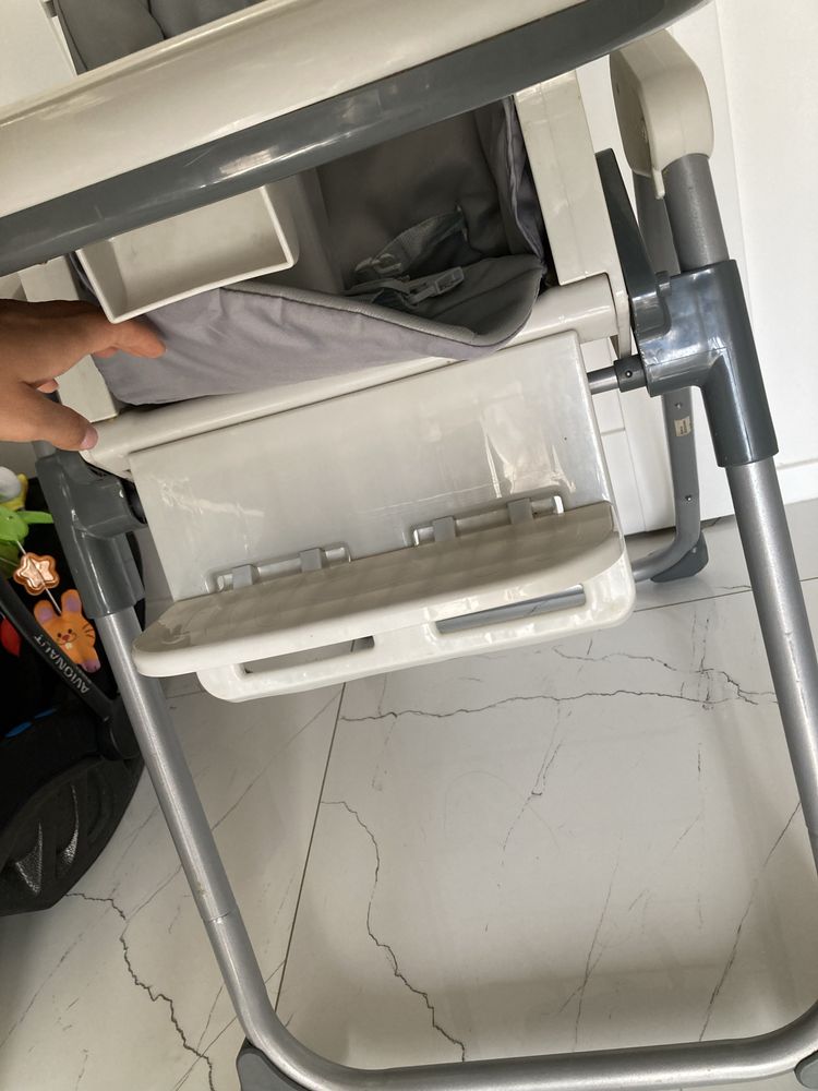 Krzesełko dobkarmienia babydesign