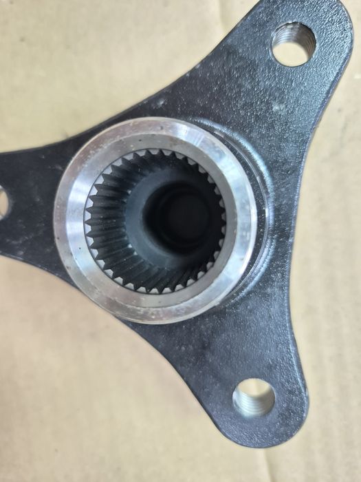 Фланец BMW  хвостовик кардана заднего редуктора 34 зуба 81 мм