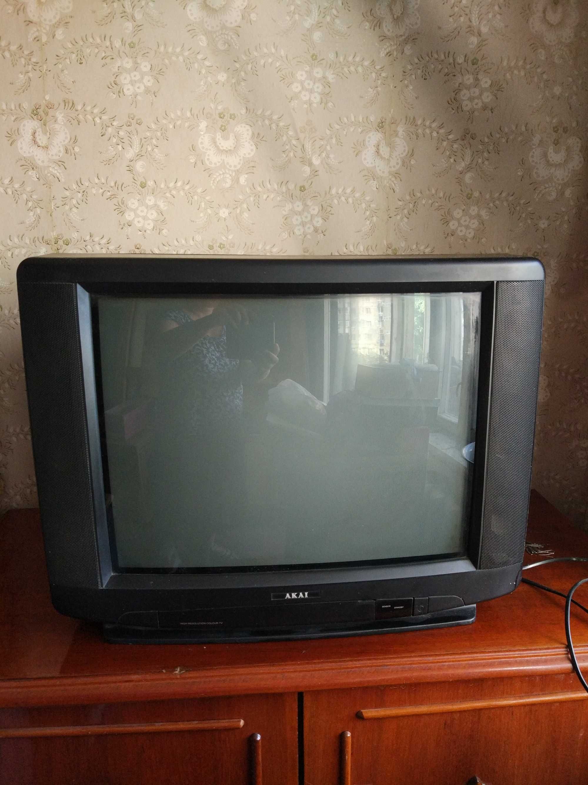 Телевизор Akai с пультом